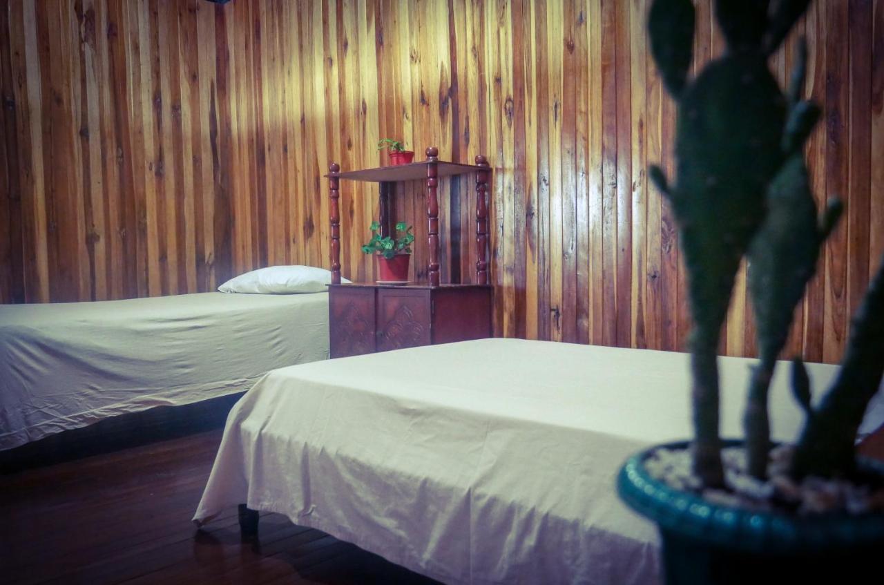 Monte Los Lirios Lodge Monteverde Exteriör bild